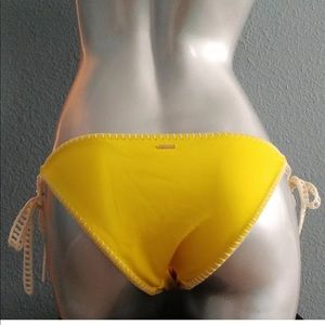 Medium - Rare Victorias Secret yellow crochet bikini bottoms